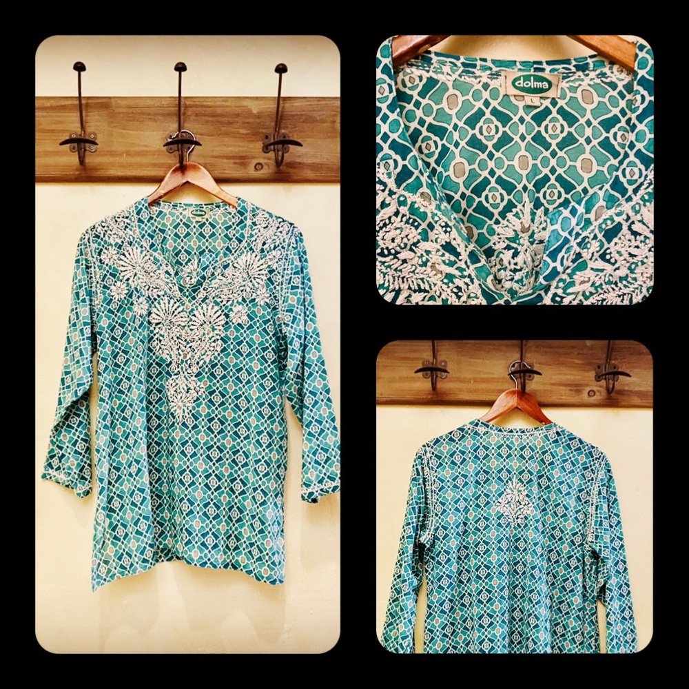 🪶3/$50 DOLMA Teal & White Mosaic Hand Embroidered L/S Blouse-L